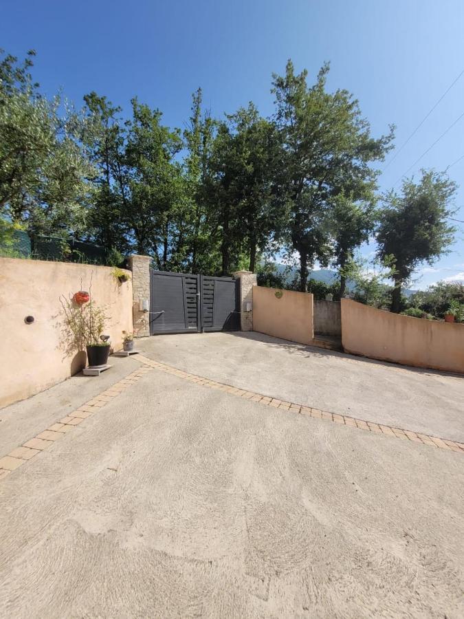 Studio Calme Et Agreable Avec Acces Jardin Partage Le Bar-sur-Loup Екстериор снимка