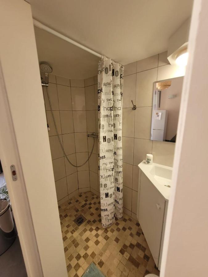 Studio Calme Et Agreable Avec Acces Jardin Partage Le Bar-sur-Loup Екстериор снимка