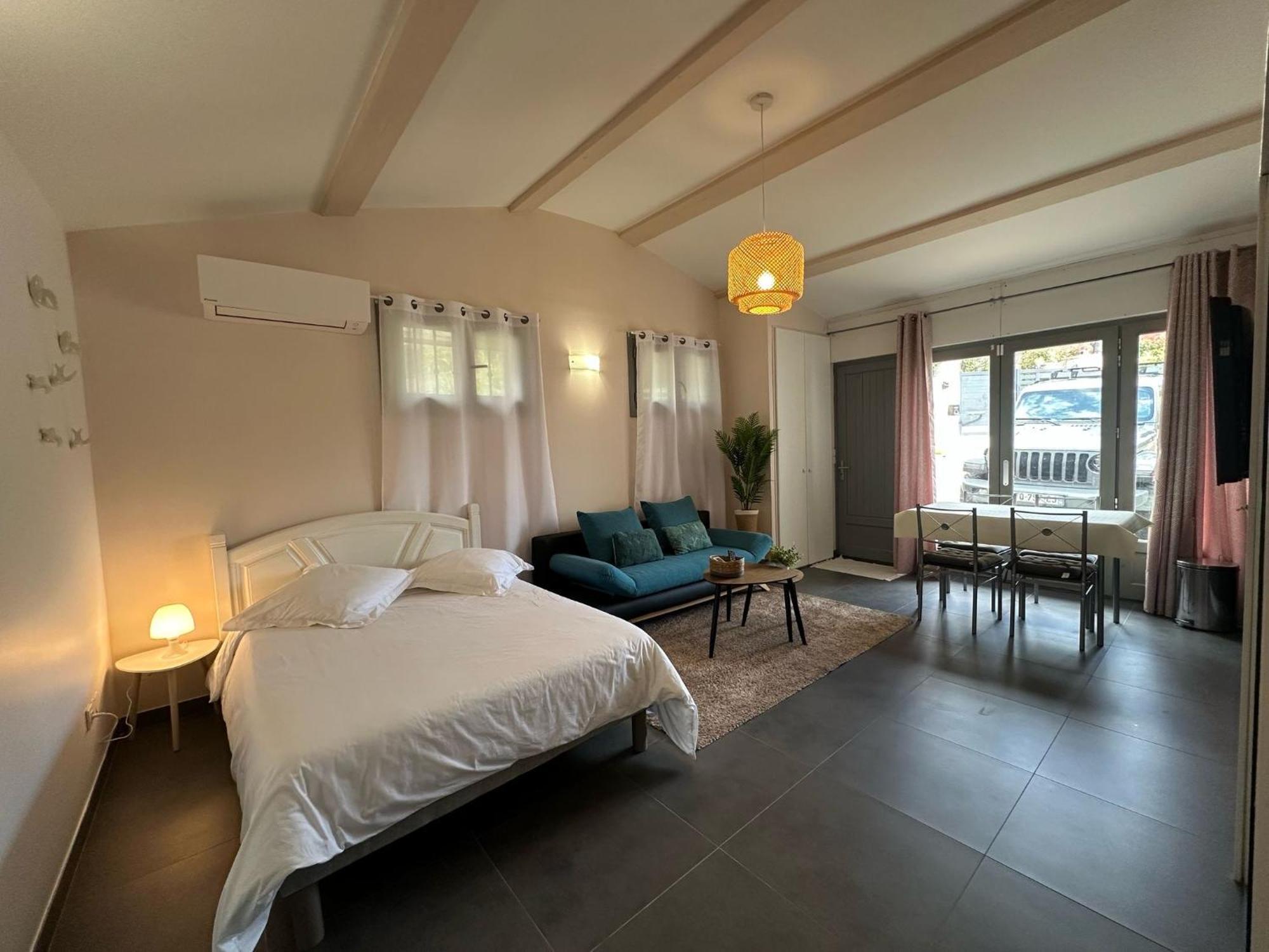 Studio Calme Et Agreable Avec Acces Jardin Partage Le Bar-sur-Loup Екстериор снимка