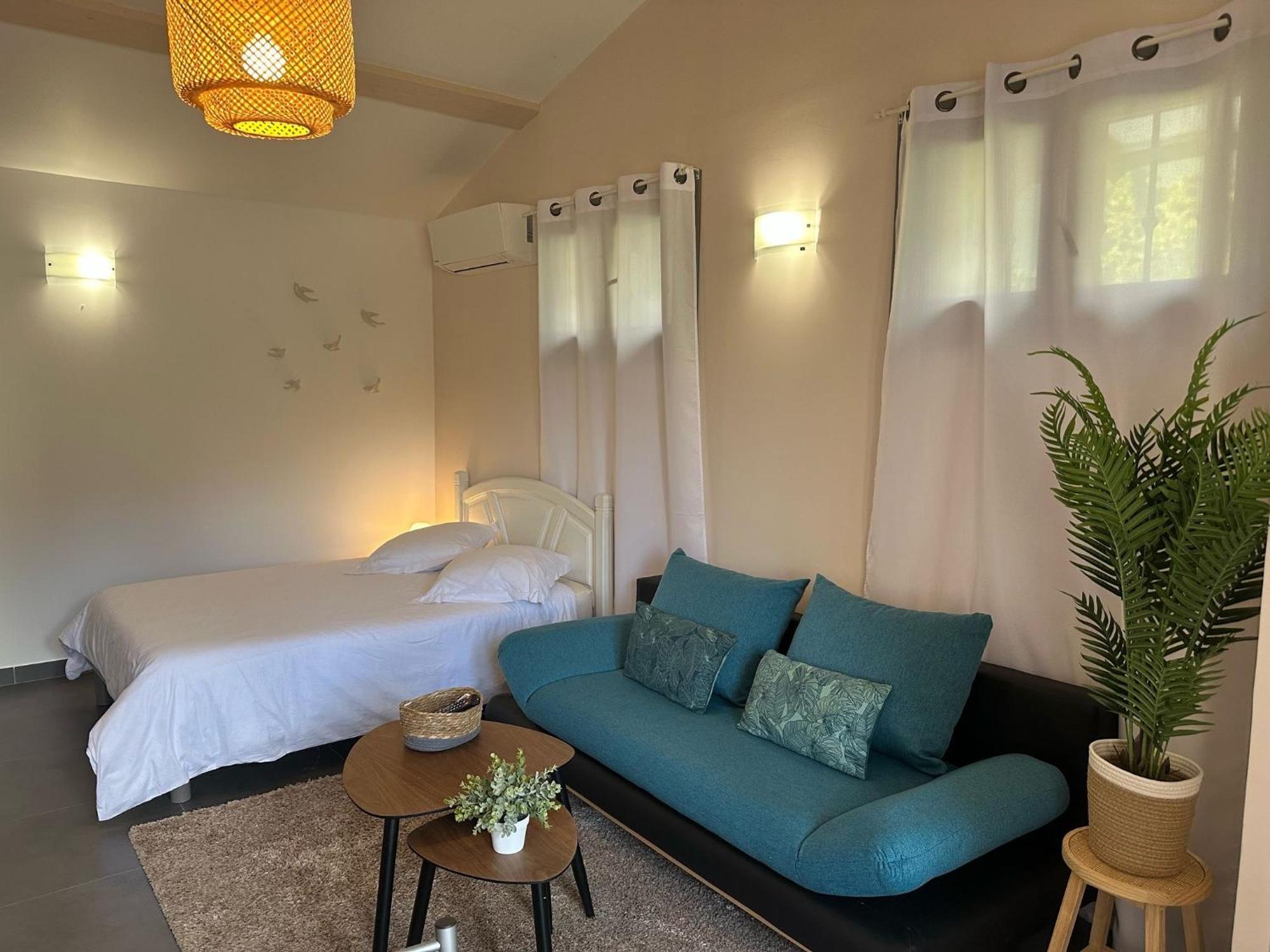 Studio Calme Et Agreable Avec Acces Jardin Partage Le Bar-sur-Loup Екстериор снимка